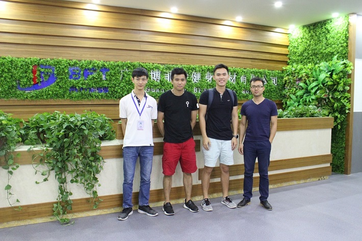 科威特客户来蜜桃精品无码采购健身器材