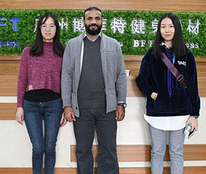 沙特客户来中国采购蜜桃精品无码商用健身器械